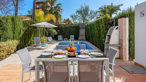 Villa Maricel Terrace/Veranda