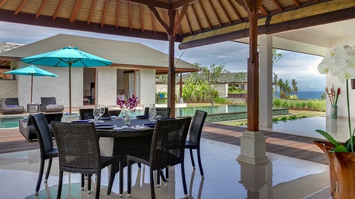 Villa Marie Dining area