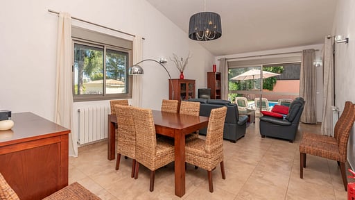 Villa Marioma Winter Обеденная зона