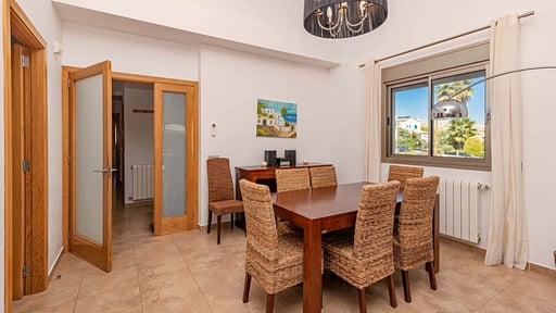 Villa Marioma Winter Обеденная зона