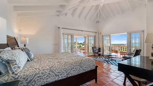 Villa Mariposa Bedroom 1