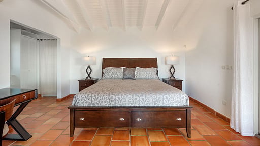Villa Mariposa Bedroom 1