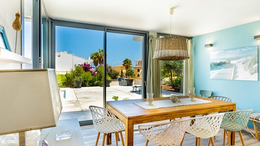 Villa Mariskal Dining area