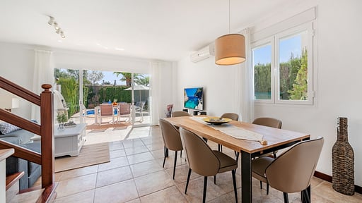 Villa Marisol Dining area