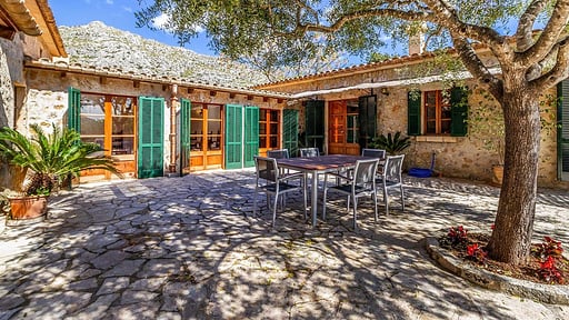 Villa Martorell Dining area
