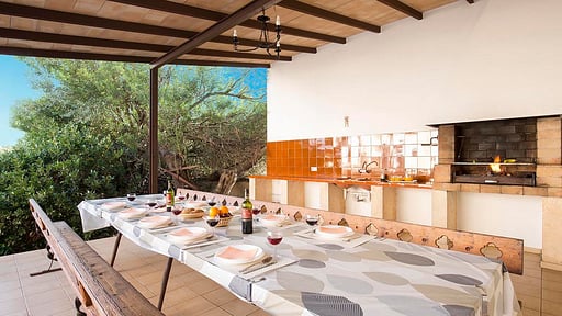 Villa Mas Dining area