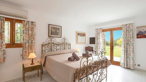 Villa Mas Bedroom 1