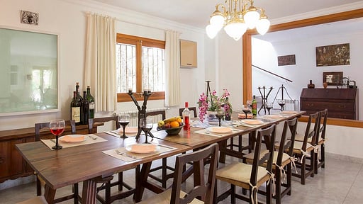 Villa Mas Dining area