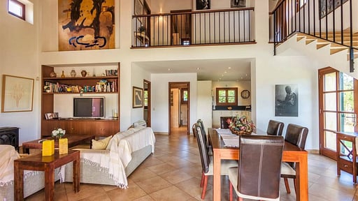 Villa Mastaguera Roger Обеденная зона