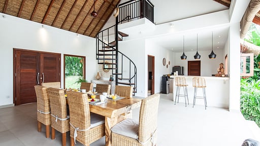 Villa Matigo Dining area