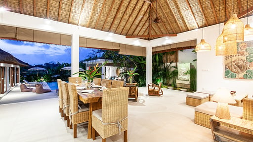 Villa Matigo Dining area