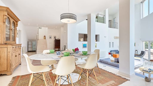 Villa Maxmena Dining area