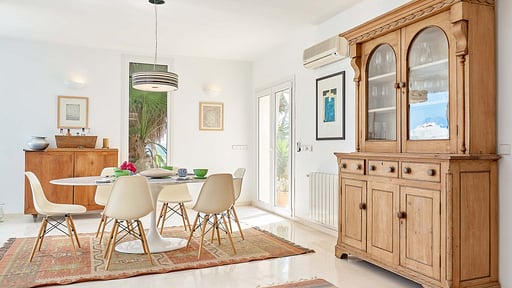 Villa Maxmena Dining area