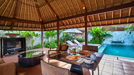 Villa Mayaloka Dining area
