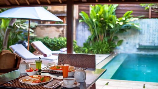 Villa Mayaloka Dining area
