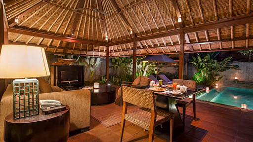 Villa Mayaloka Dining area