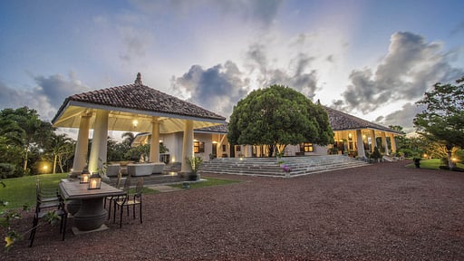 Villa Mayurana Сад