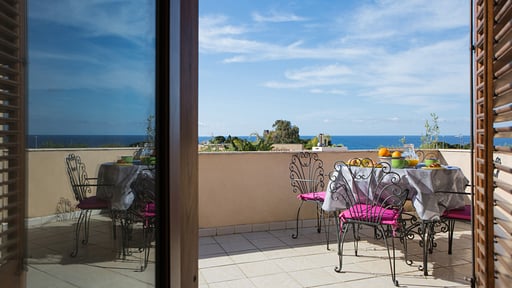 Villa Mazzaforno Terrace/Veranda