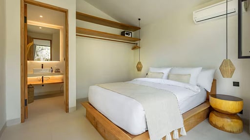 Villa Mejan Bedroom 1