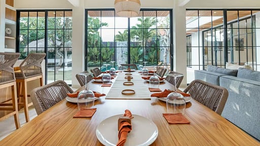 Villa Mejan Dining area