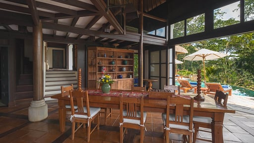 Villa Melati Dining area