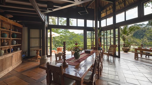 Villa Melati Dining area