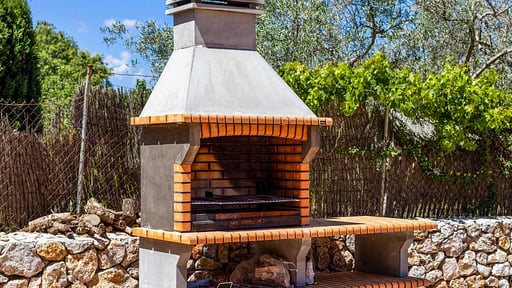 Villa Melis Dos BBQ equipment