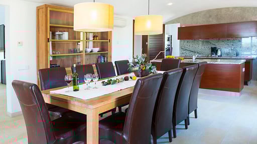 Villa Melis Dining area