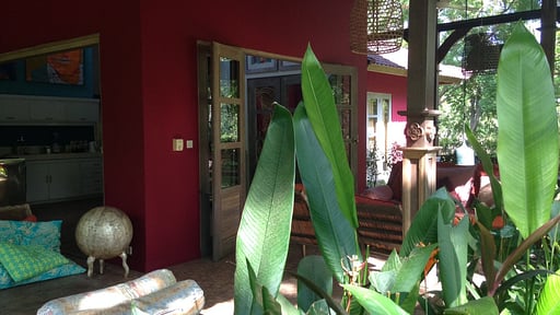Villa Merah Otros