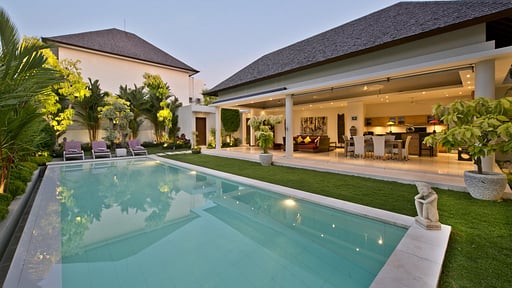 Villa Merayu Swimming pool