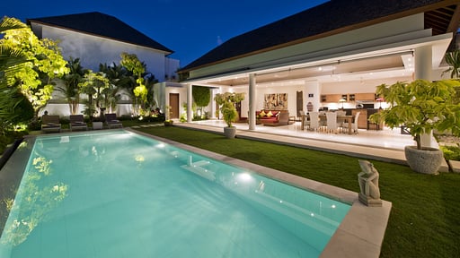Villa Merayu Swimming pool