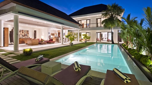 Villa Merayu Swimming pool