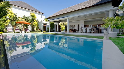 Villa Merayu Swimming pool