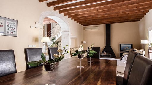 Villa Merciere Dining area