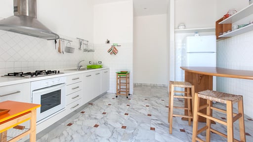 Villa Merienne Kitchen