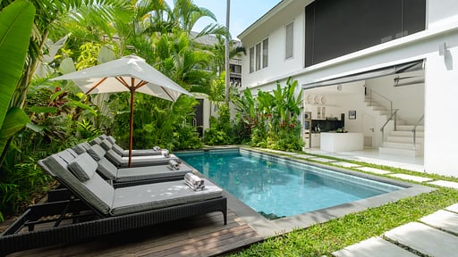Villa Merta Sari 10 Swimming pool