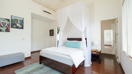 Villa Merta Sari 10 Bedroom 1