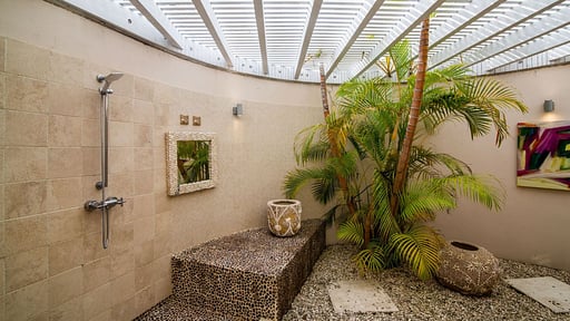 Villa Mes Amis Bedroom 6