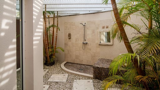 Villa Mes Amis Bedroom 6