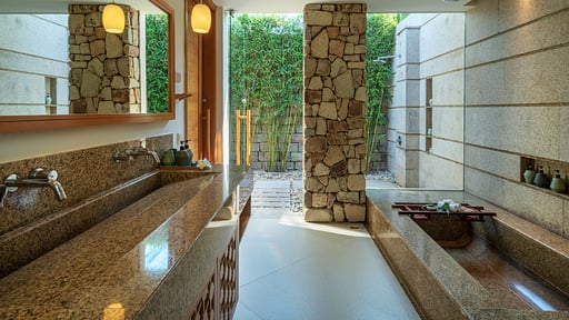 Beachfront Villa Bedroom 