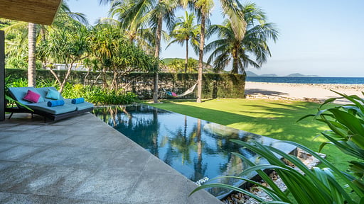Beachfront Villa Swimming pool