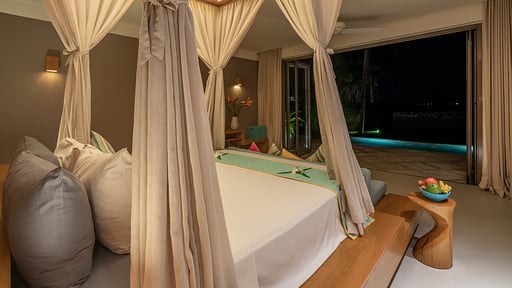 Beachfront Villa Bedroom 