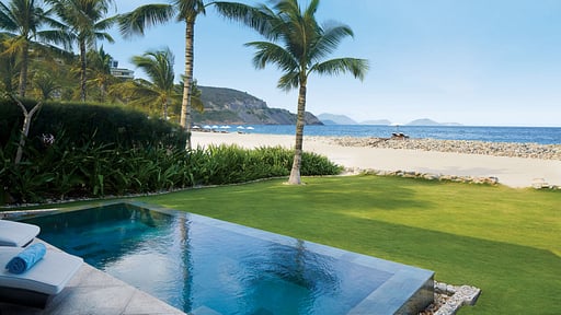 Beachfront Villa Swimming pool