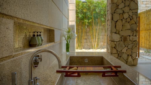 Cliff Villa Bedroom 
