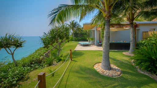 Cliff Villa Garden