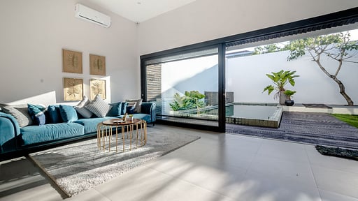 Villa Mile Stone Living room