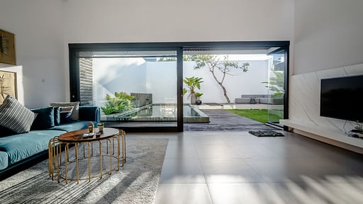Villa Mile Stone Living room