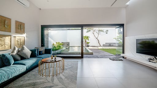 Villa Mile Stone Living room