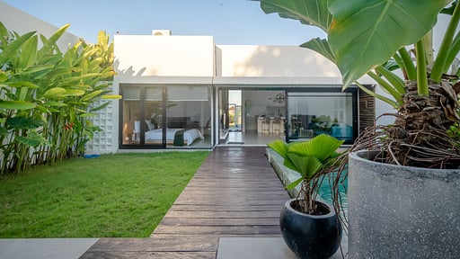 Villa Mile Stone Others