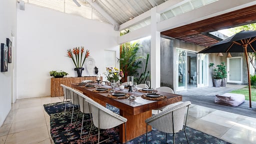 Villa Mimi Dining area